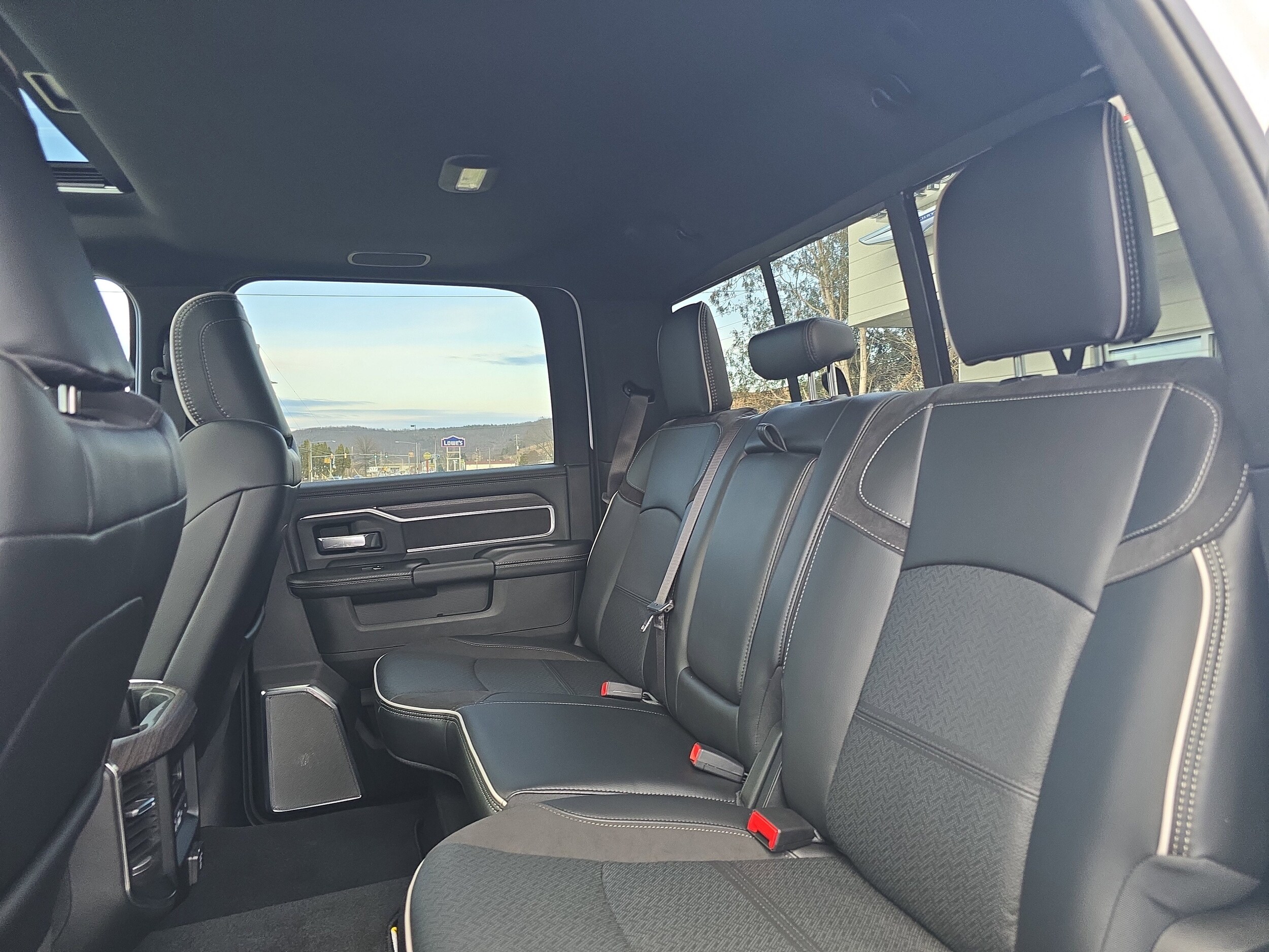 2026 RAM 2500 Laramie - Photo 15