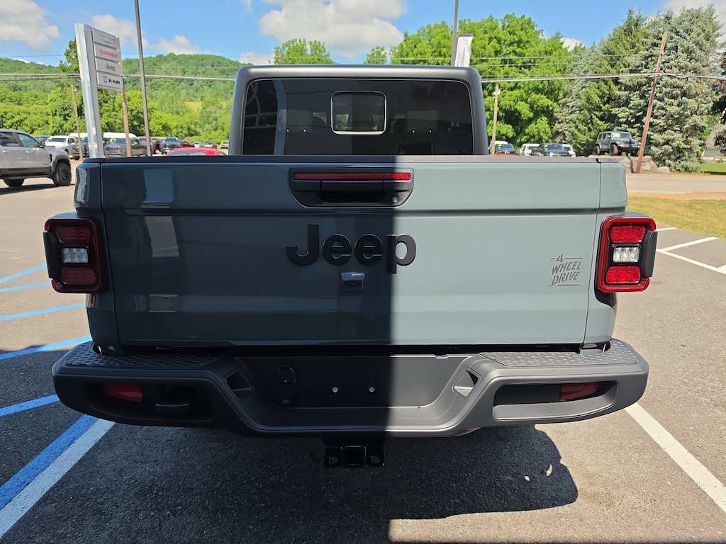 New 2026 Jeep Gladiator WILLYS 4X4 Pickup