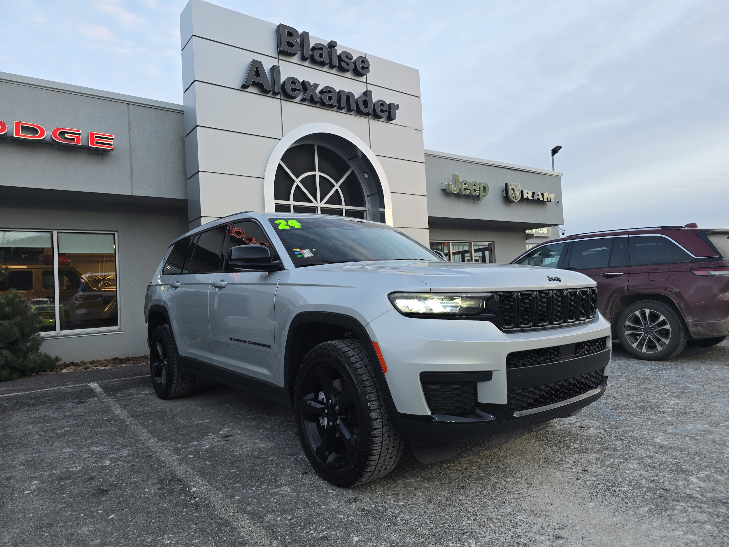 2024 Jeep Grand Cherokee L Altitude's photo