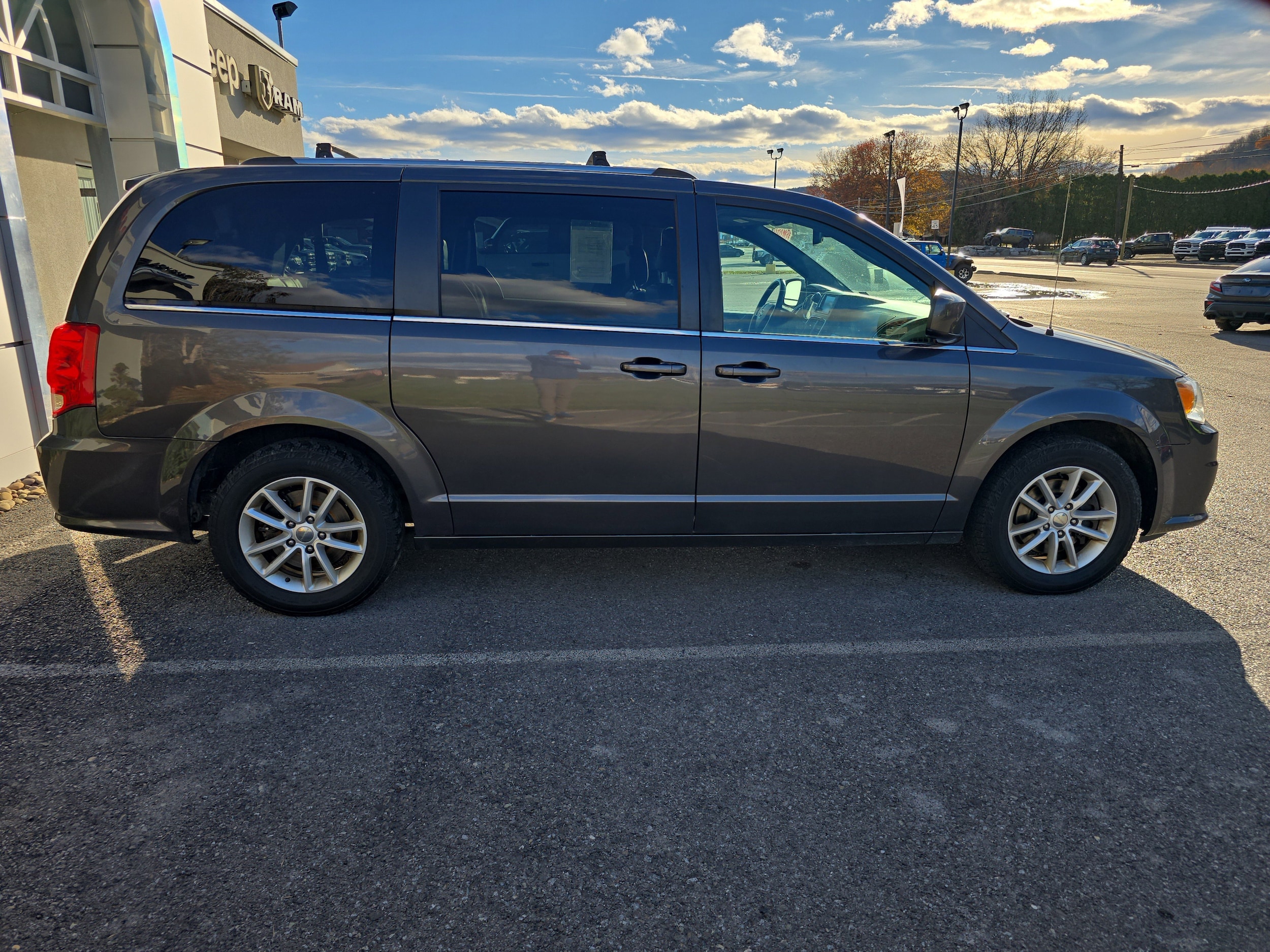 Used 2019 Dodge Grand Caravan SXT with VIN 2C4RDGCG7KR611911 for sale in Mansfield, PA