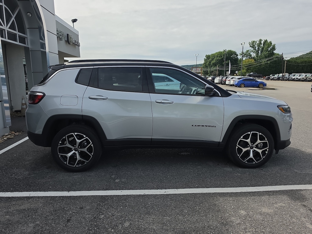 New 2026 Jeep Compass LIMITED 4X4 Sport Utility