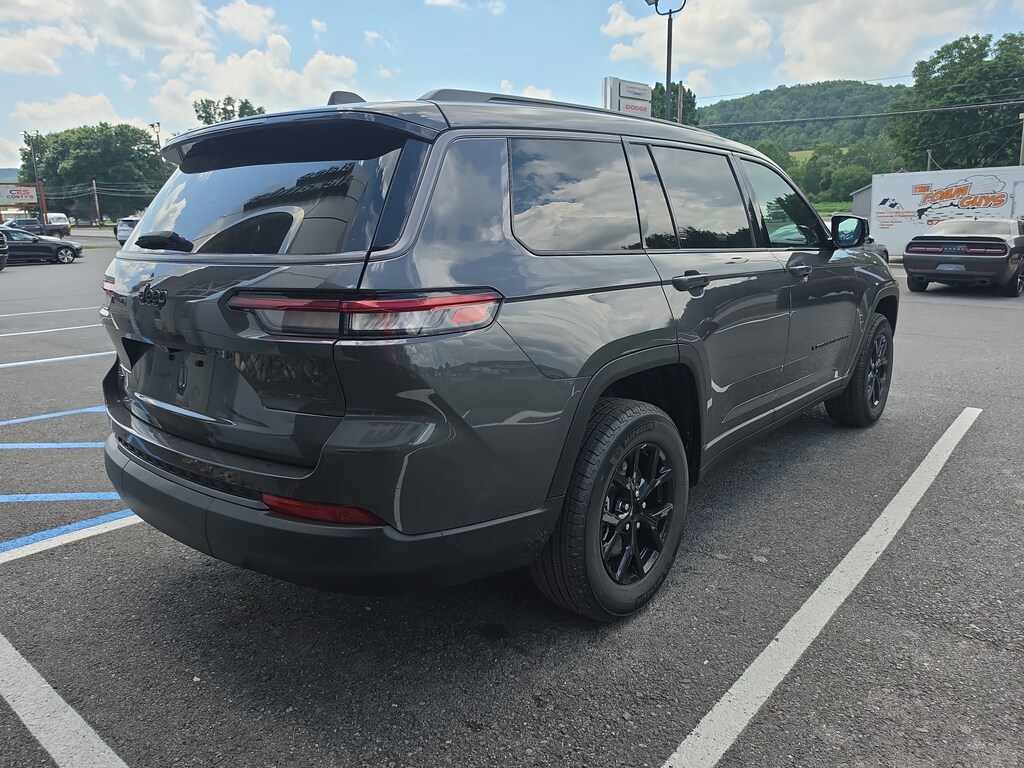 New 2026 Jeep Grand Cherokee L LAREDO ALTITUDE 4X4 Sport Utility