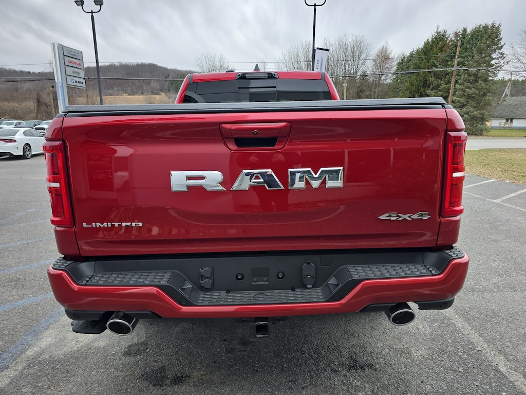 New 2026 Ram 1500 LIMITED CREW CAB 4X4 6'4 BOX Pickup
