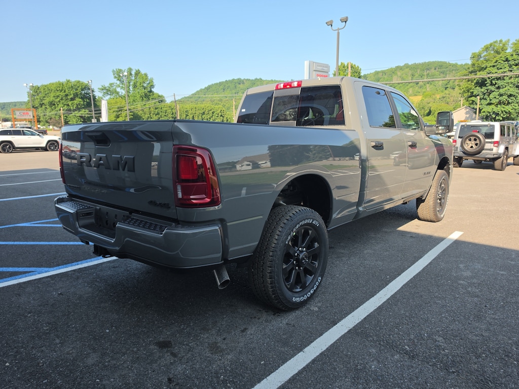 New 2026 Ram 2500 BIG HORN CREW CAB 4X4 6'4 BOX Pickup