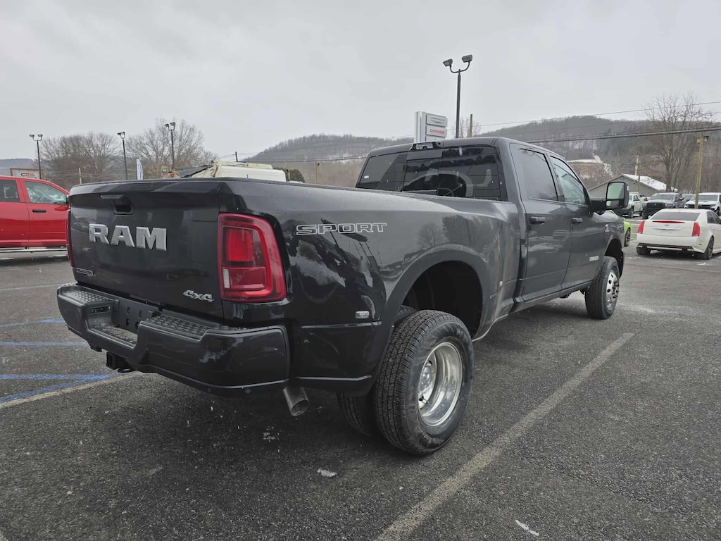 New 2026 Ram 3500 BIG HORN CREW CAB 4X4 8' BOX Pickup