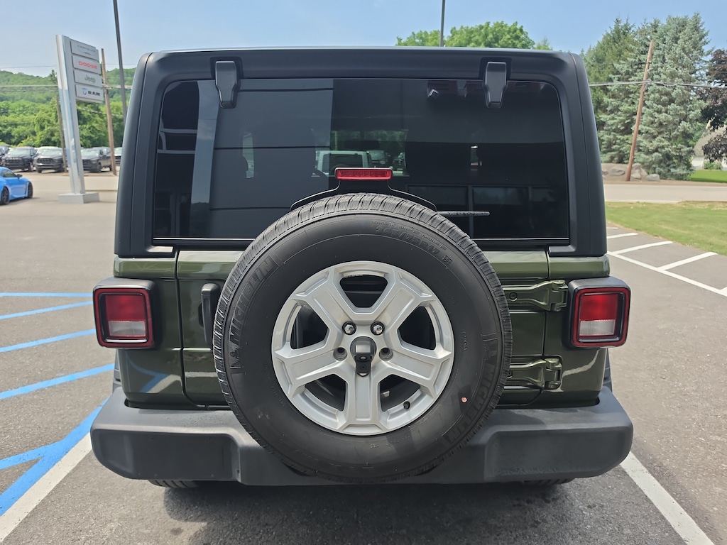 Used 2022 Jeep Wrangler Sport SUV
