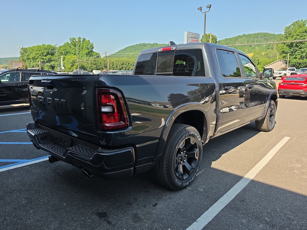 New 2026 Ram 1500 BIG HORN CREW CAB 4X4 5'7 BOX Pickup