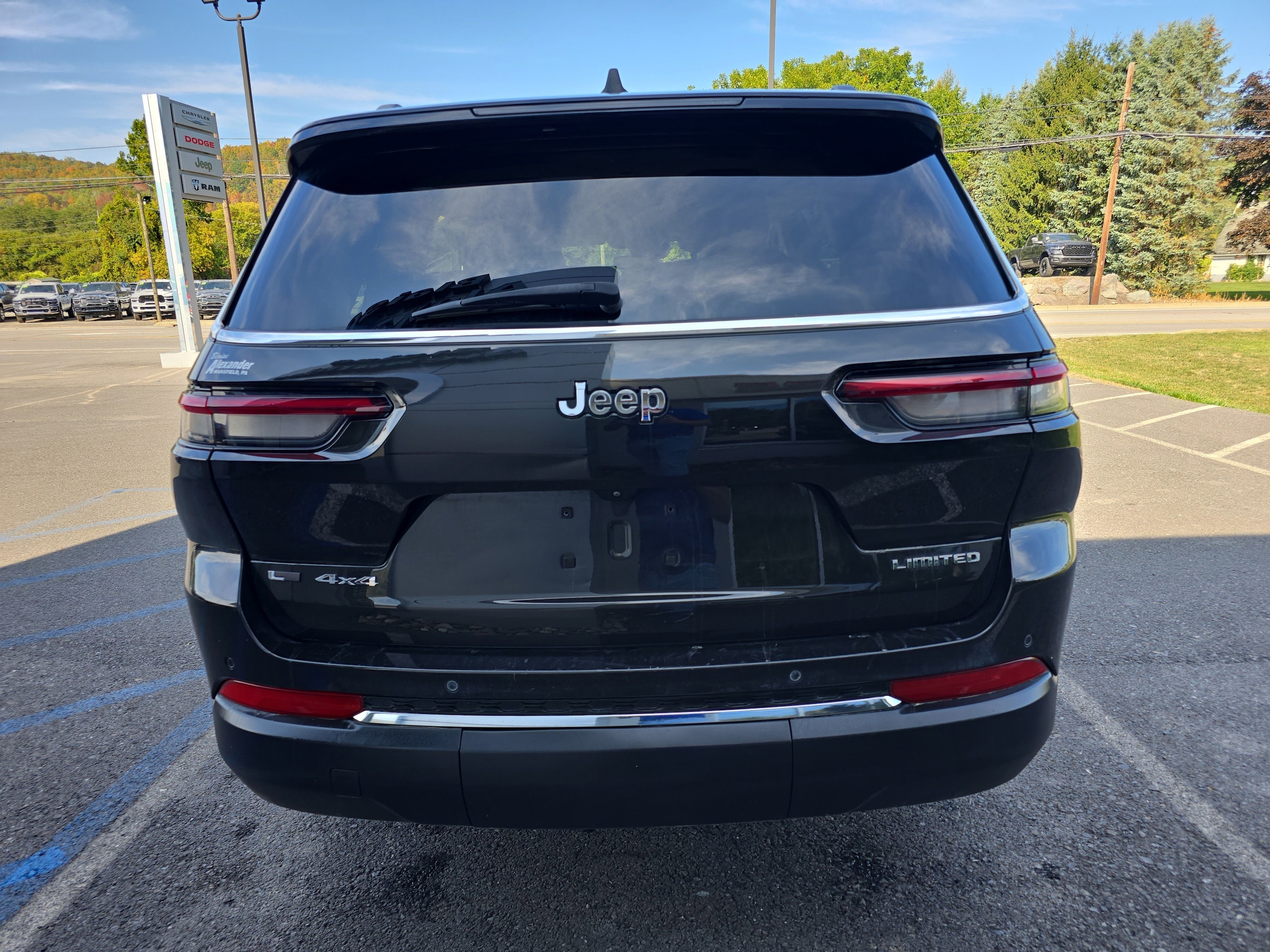 2022 Jeep Grand Cherokee Limited photo 3