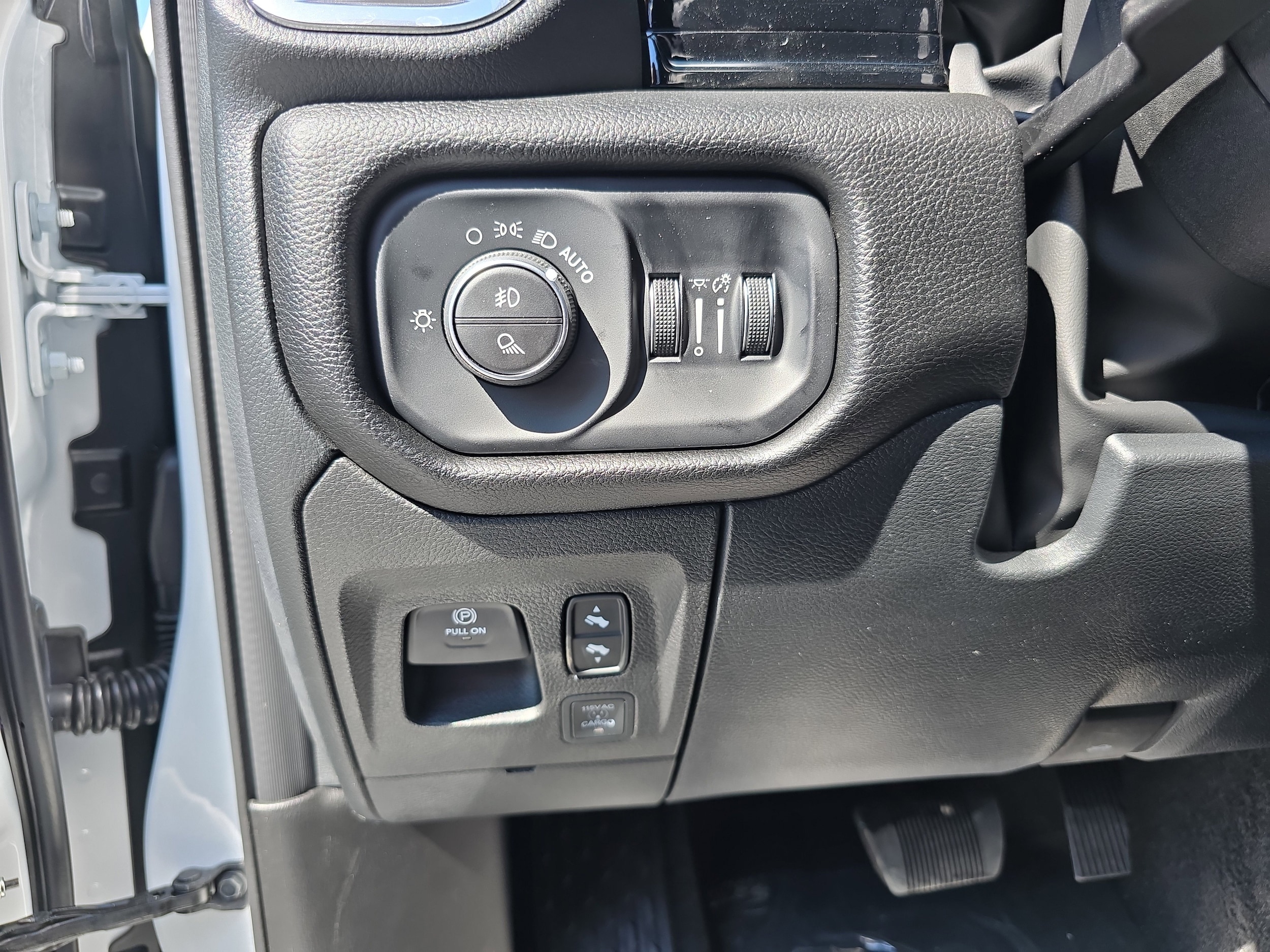 2026 RAM 1500 Laramie - Photo 20