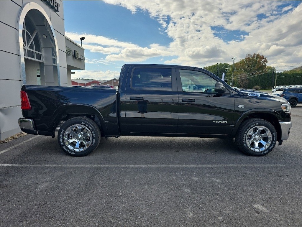 New 2026 Ram 1500 BIG HORN CREW CAB 4X4 5'7 BOX Pickup
