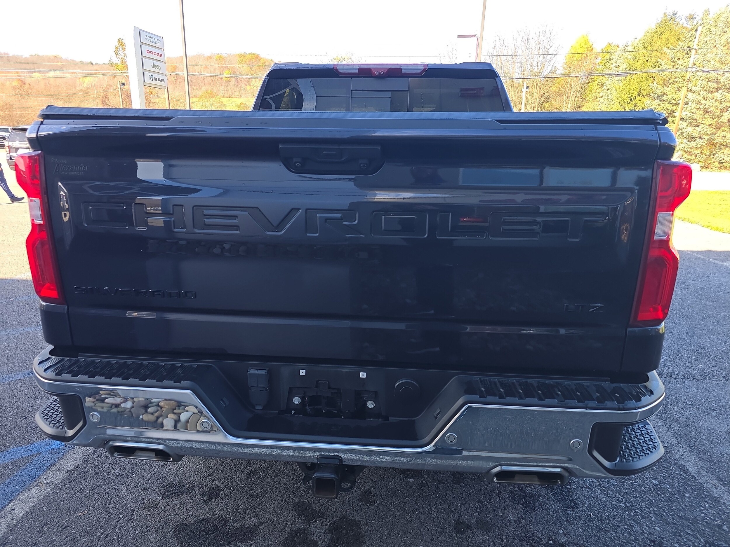 2022 Chevrolet Silverado 1500 LTZ photo 2