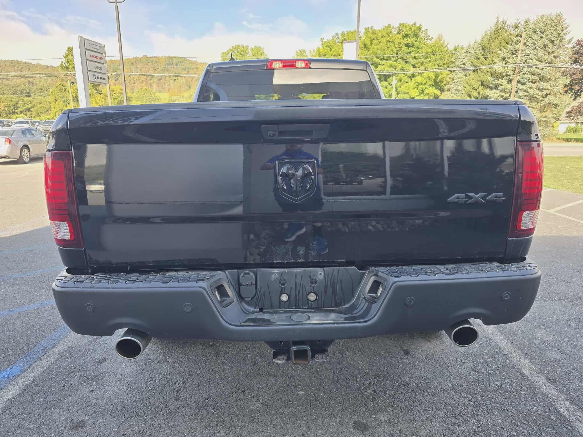 2021 Ram 1500 Classic SLT Warlock photo 3