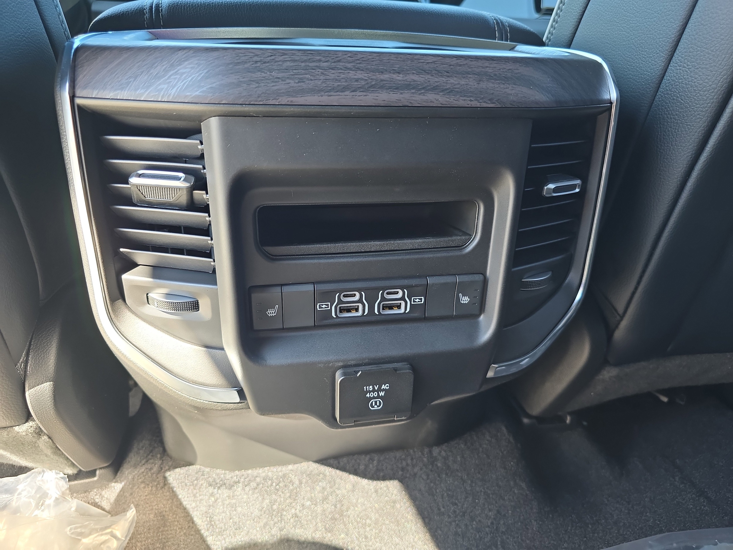 2026 RAM 1500 Laramie - Photo 16