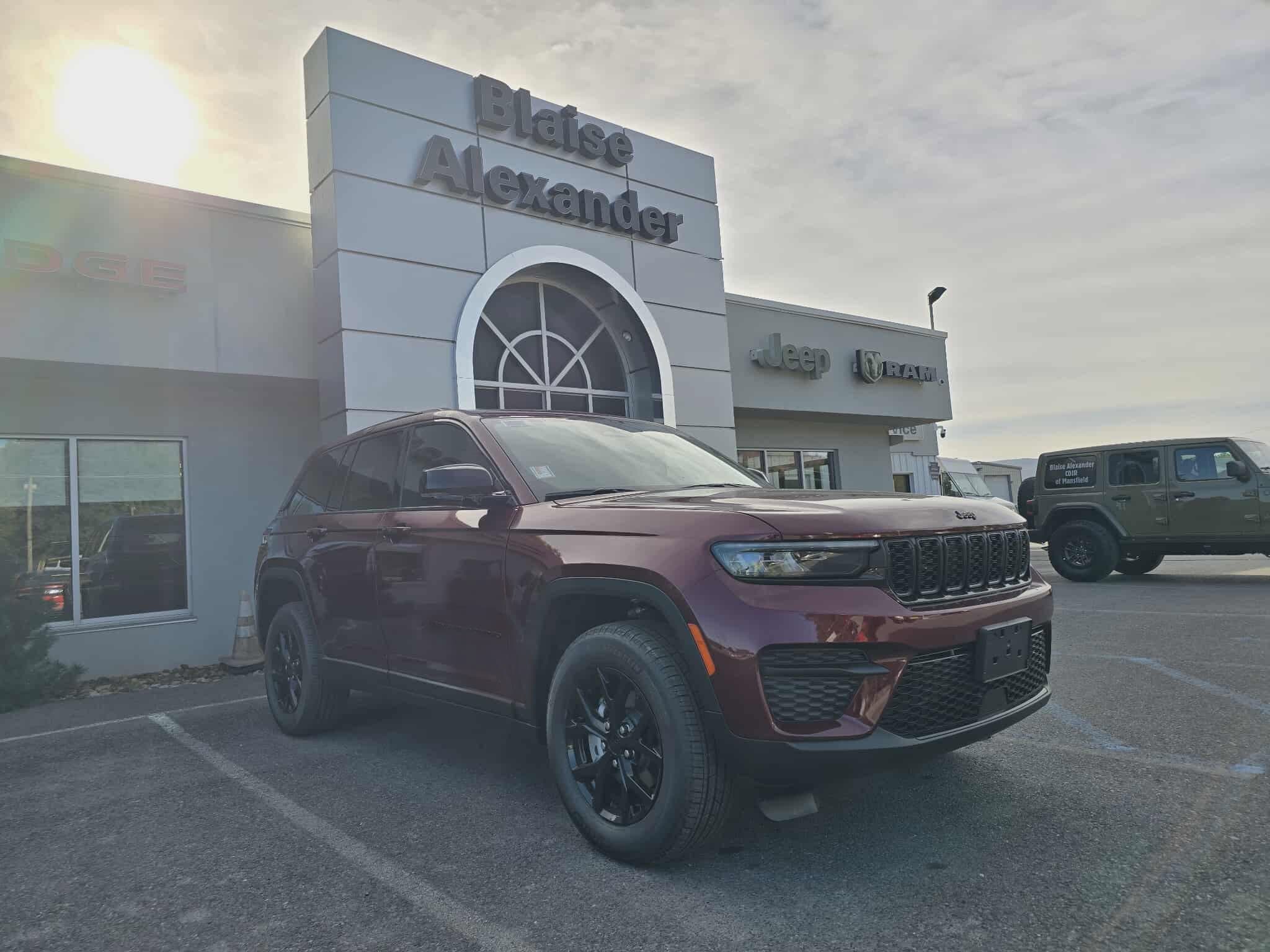 2025 Jeep Grand Cherokee Altitude's photo