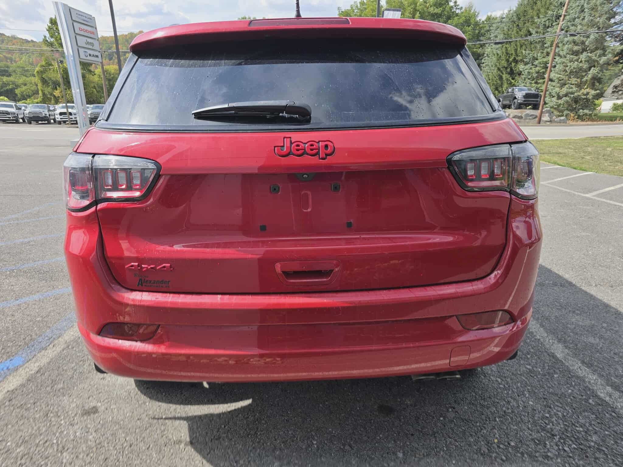 2022 Jeep Compass Limited Red Edition photo 3