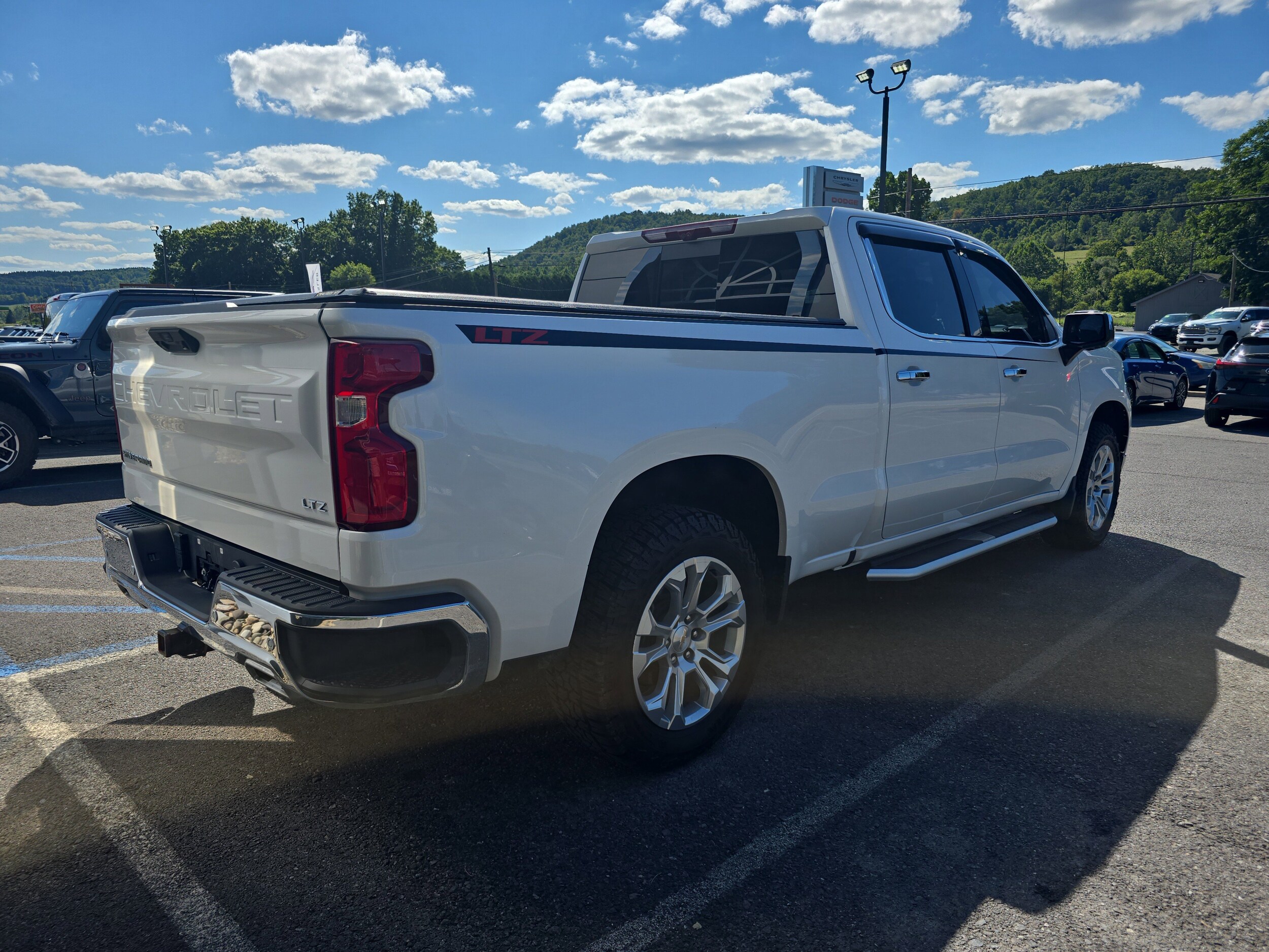 2023 Chevrolet Silverado 1500 LTZ photo 2