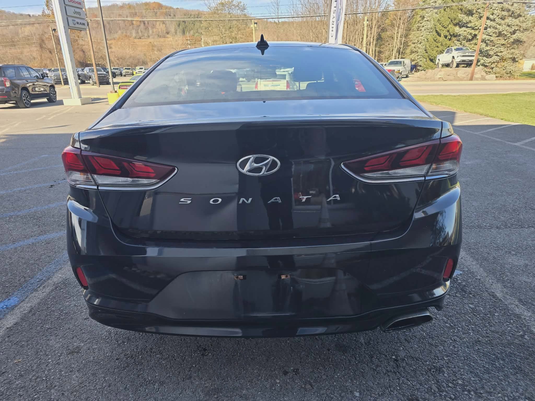 2018 Hyundai Sonata SEL photo 3