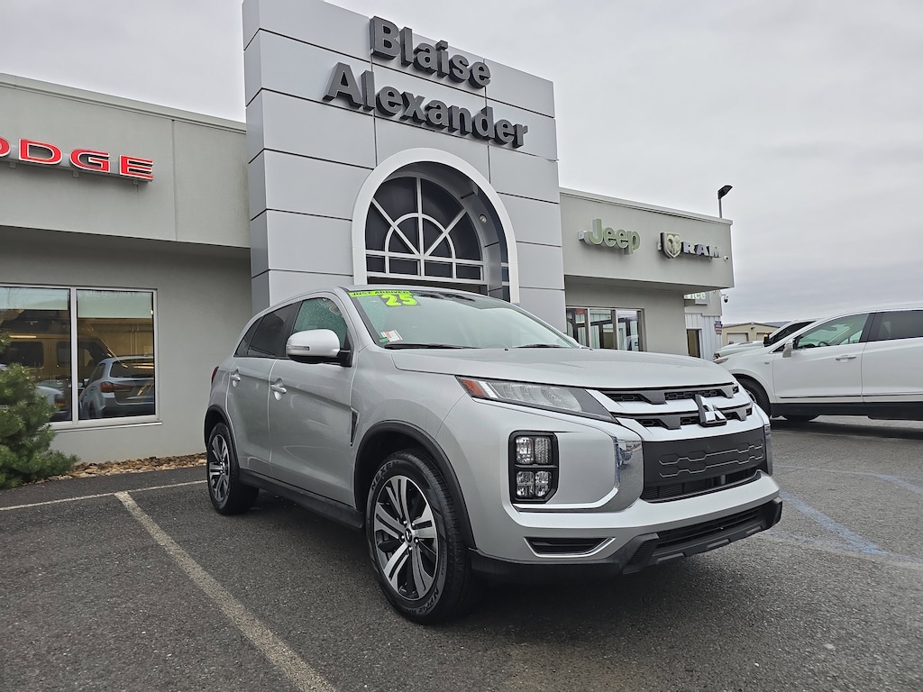 Used 2025 Mitsubishi Outlander Sport 2.0 SE SUV
