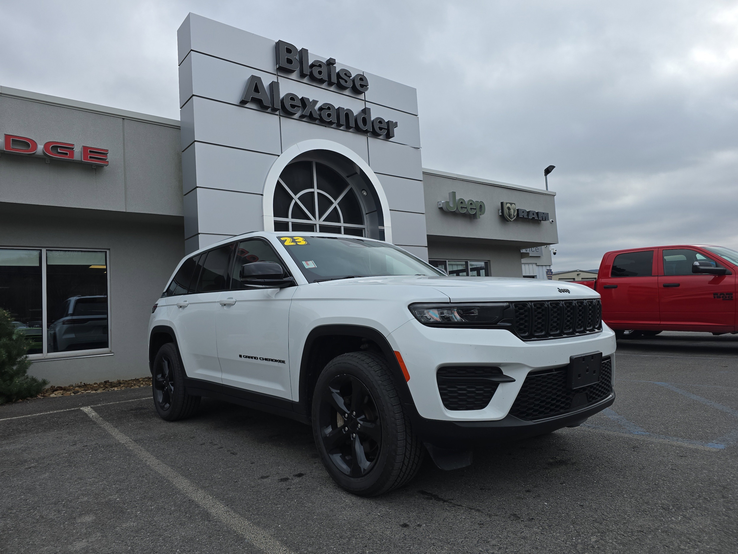 2023 Jeep Grand Cherokee Altitude's photo