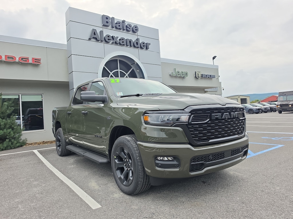New 2027 Ram 1500 EXPRESS CREW CAB 4X4 5'7 BOX Pickup