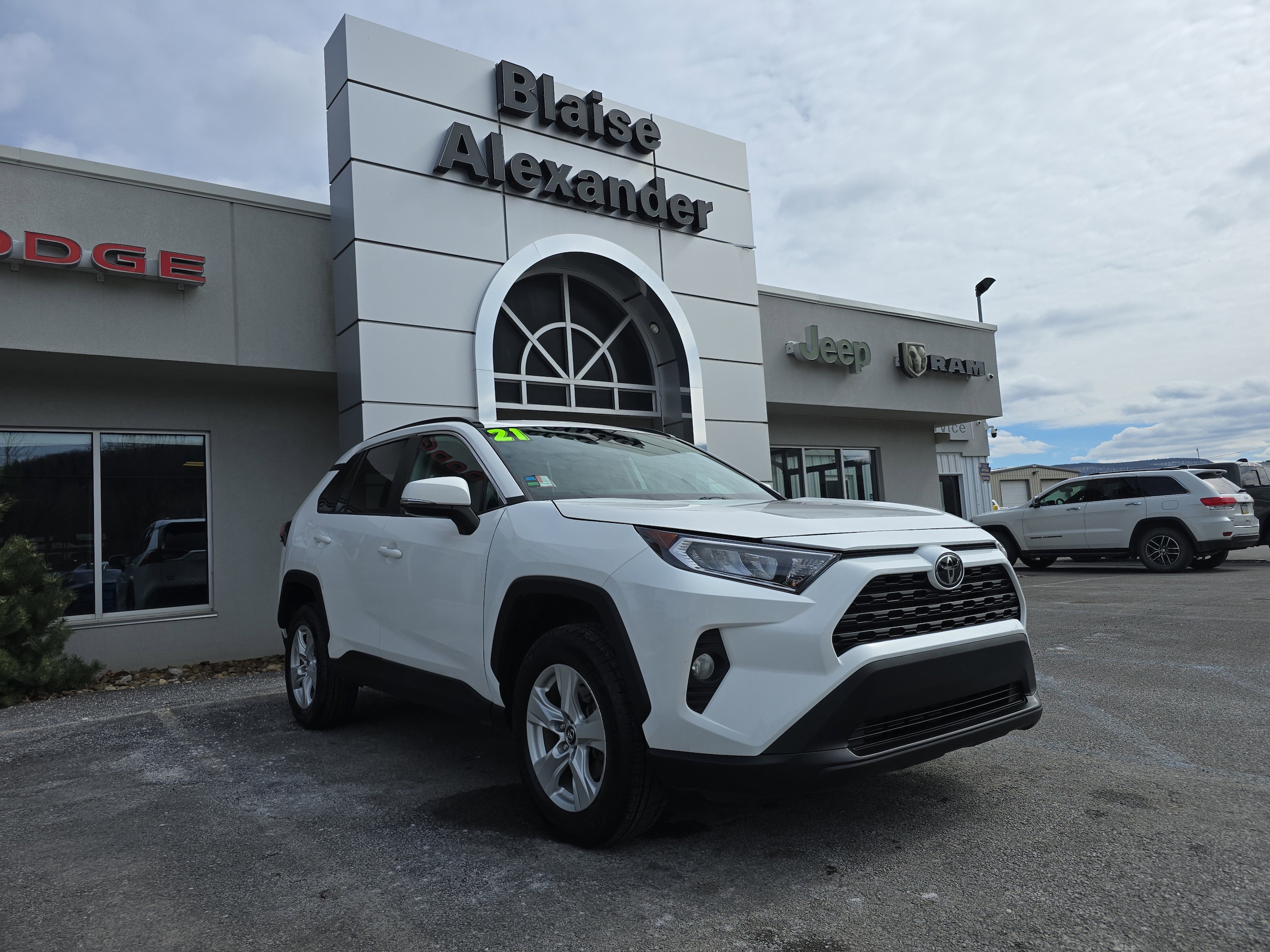 2021 Toyota RAV4 XLE