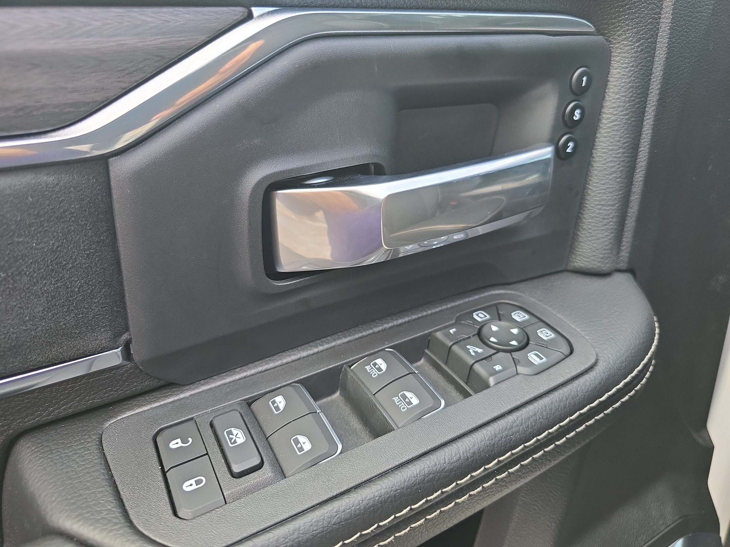 2026 RAM 2500 Laramie - Photo 19