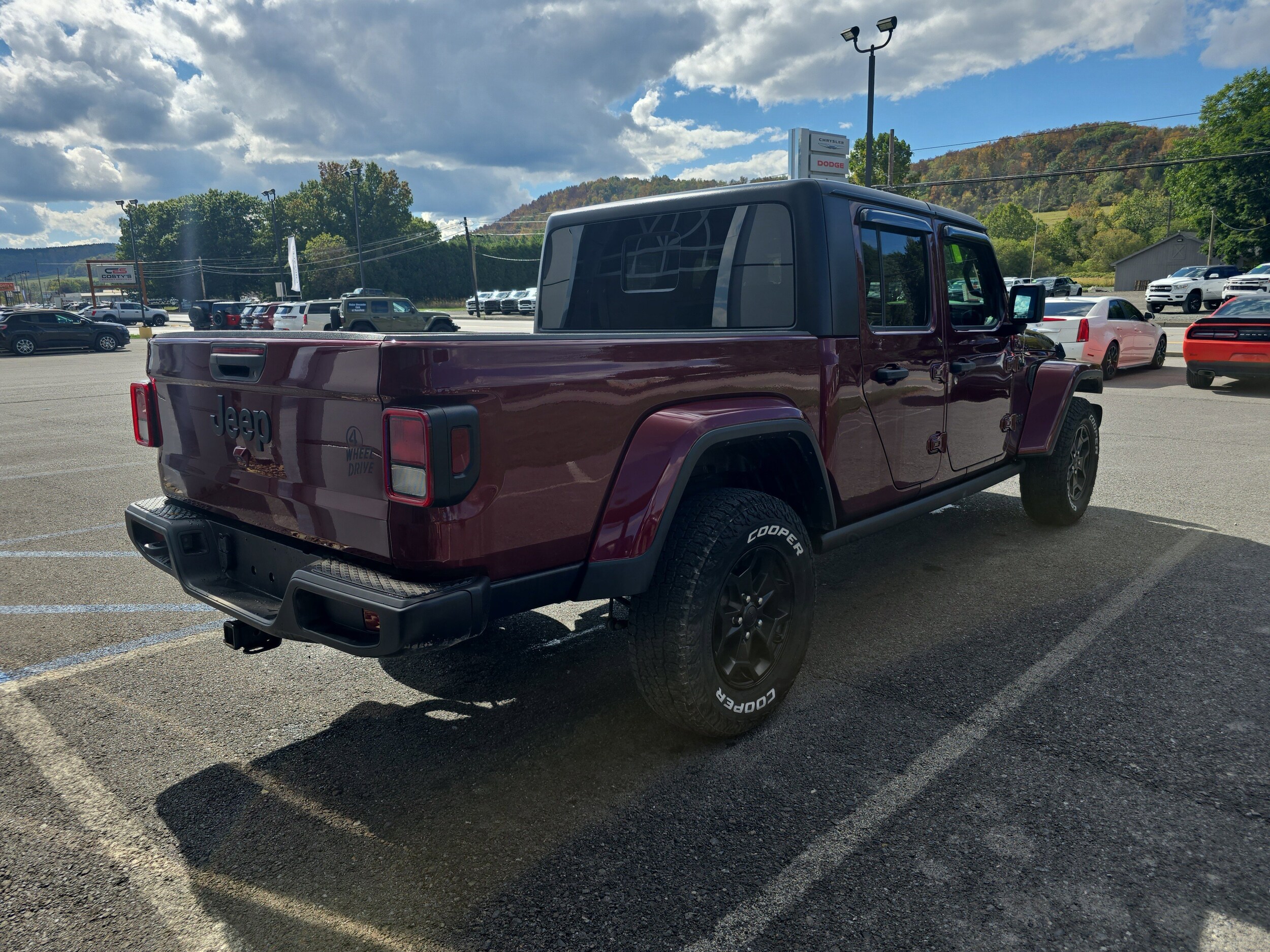 2021 Jeep Gladiator Willys photo 3