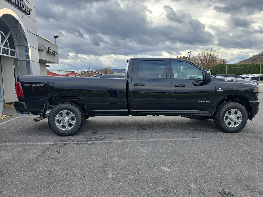 New 2026 Ram 3500 BIG HORN CREW CAB 4X4 8' BOX Pickup