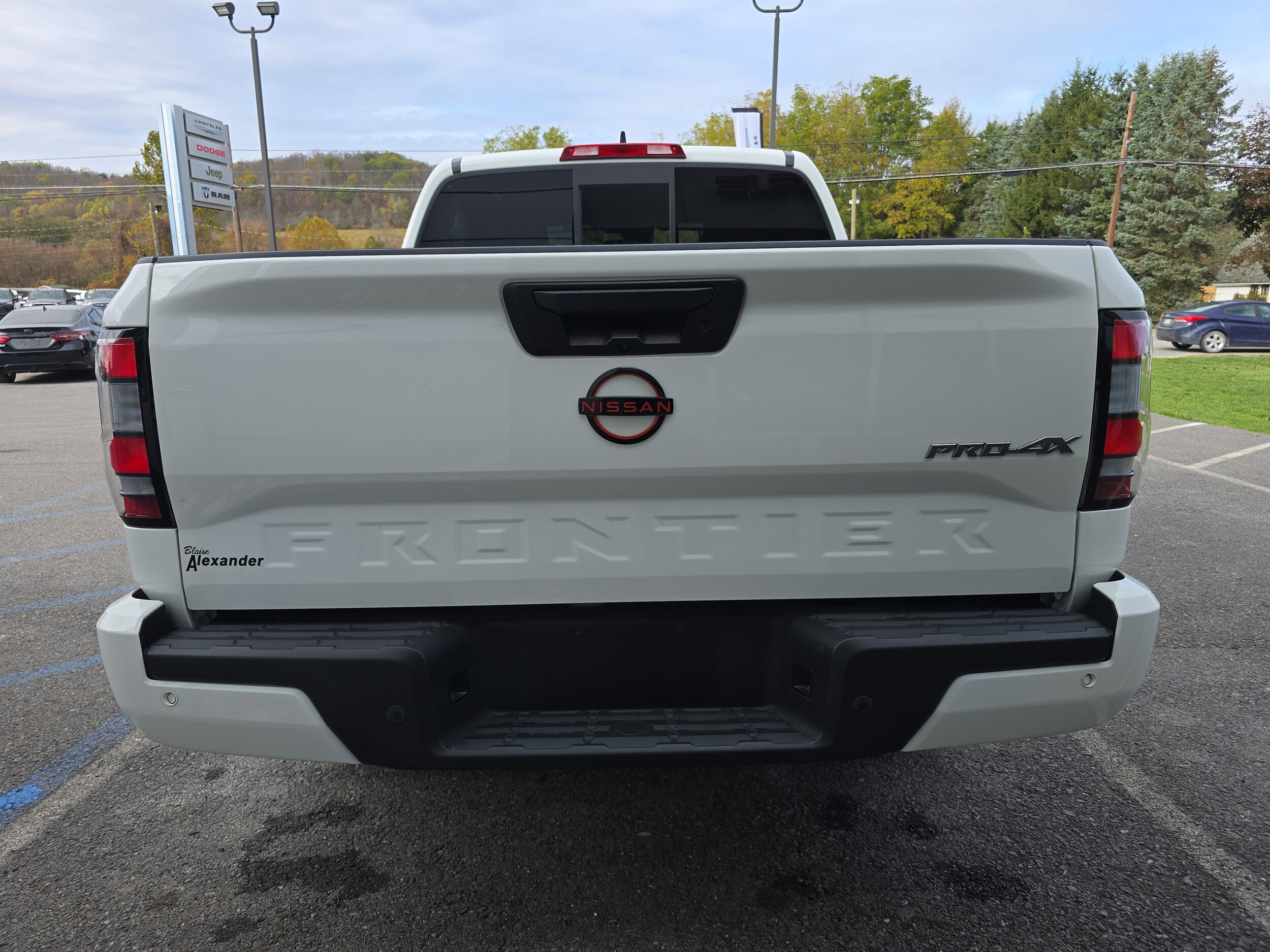 2022 Nissan Frontier PRO-4X photo 3