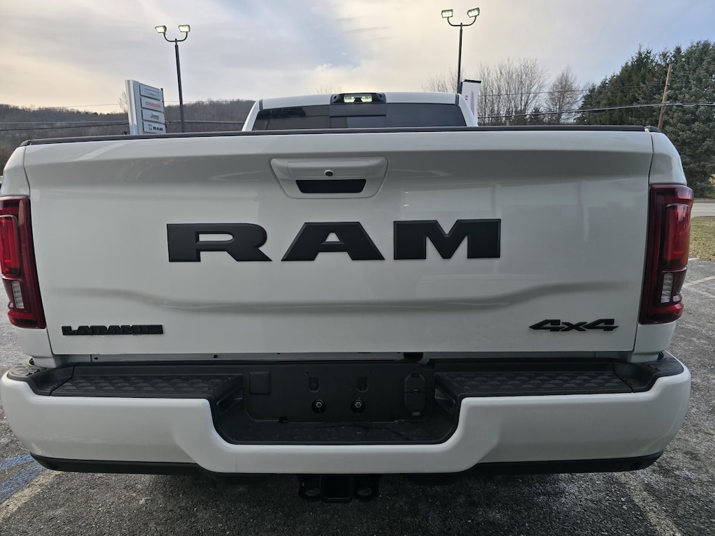 New 2026 Ram 2500 LARAMIE CREW CAB 4X4 6'4 BOX Pickup