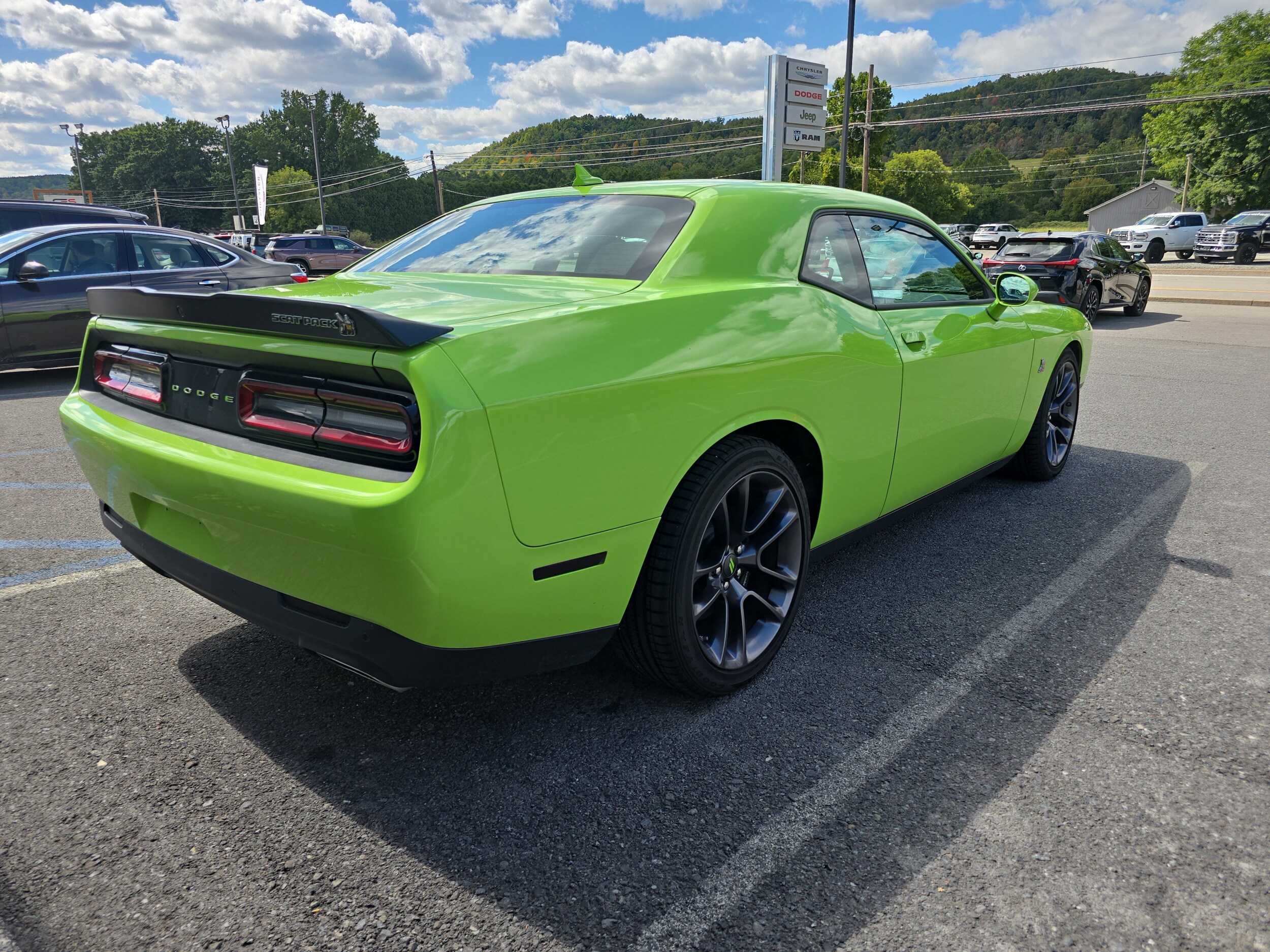 2023 Dodge Challenger R/T Scat Pack photo 3
