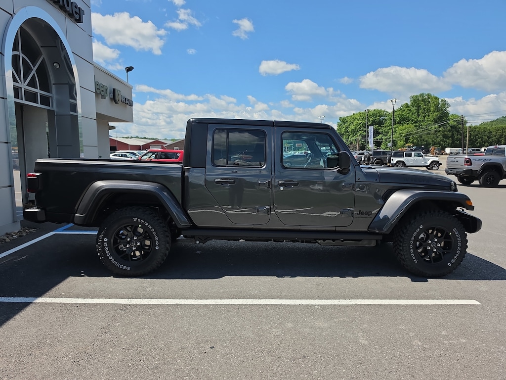 New 2026 Jeep Gladiator WILLYS 4X4 Pickup
