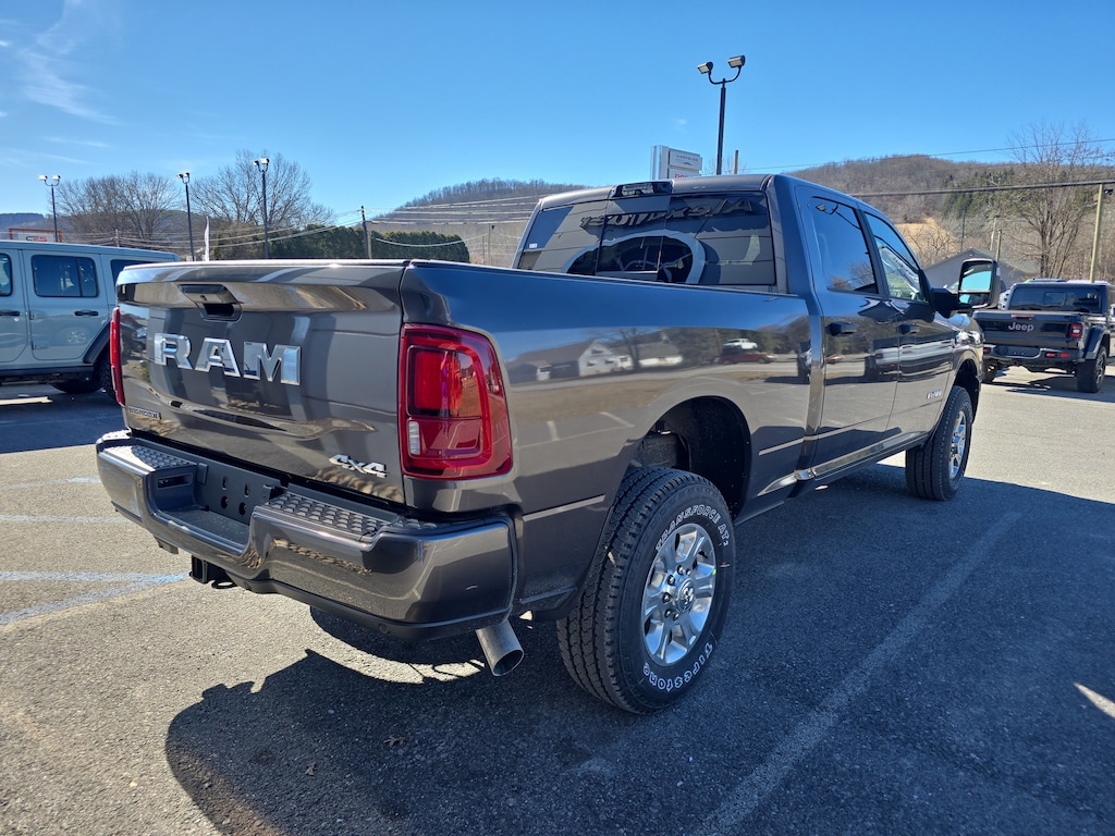 New 2026 Ram 2500 BIG HORN CREW CAB 4X4 6'4 BOX Pickup