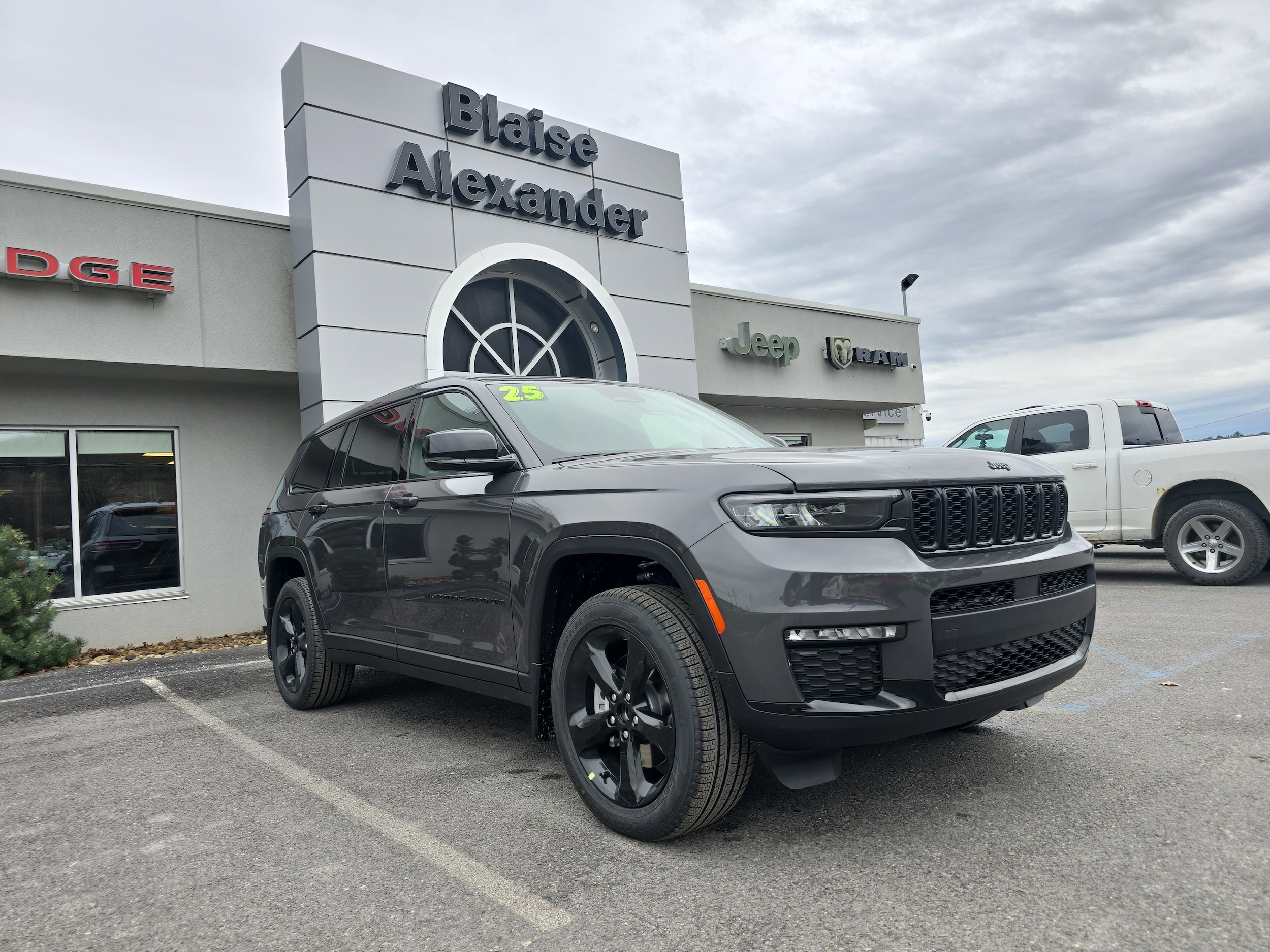 2025 Jeep Grand Cherokee L Limited's photo