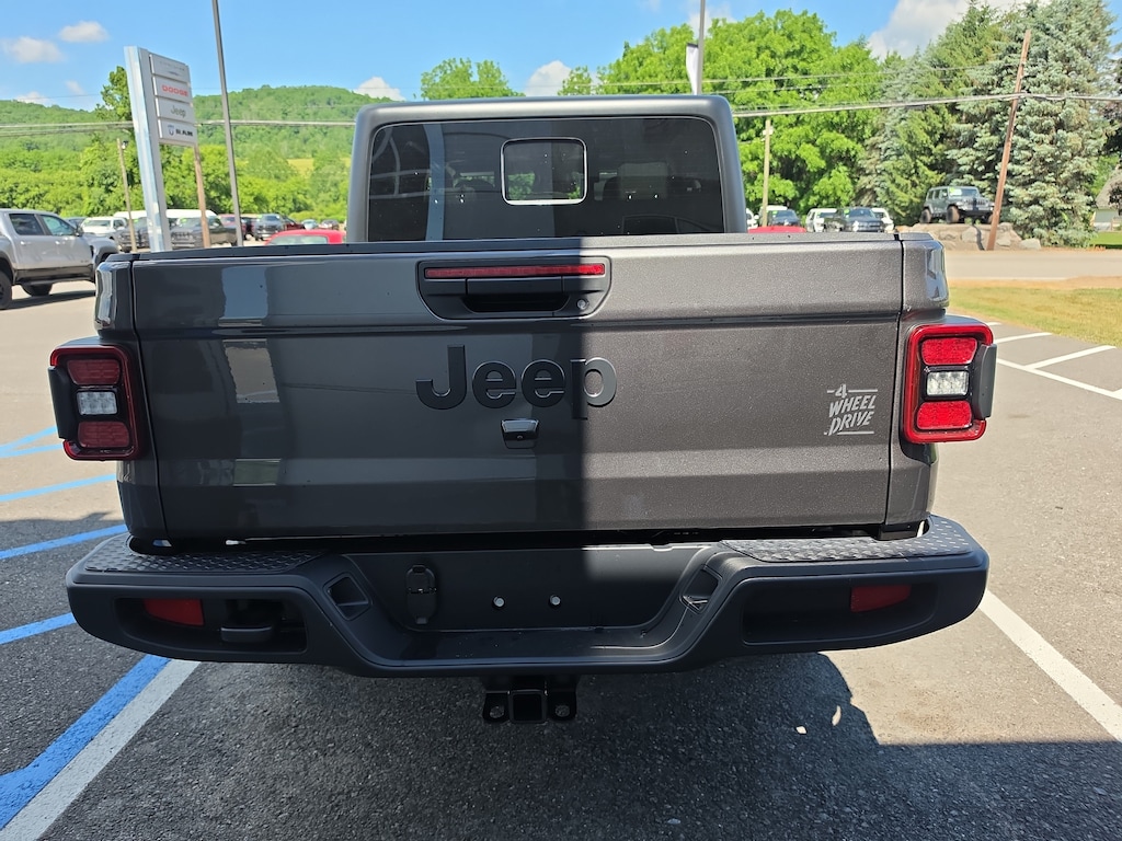 New 2026 Jeep Gladiator WILLYS 4X4 Pickup