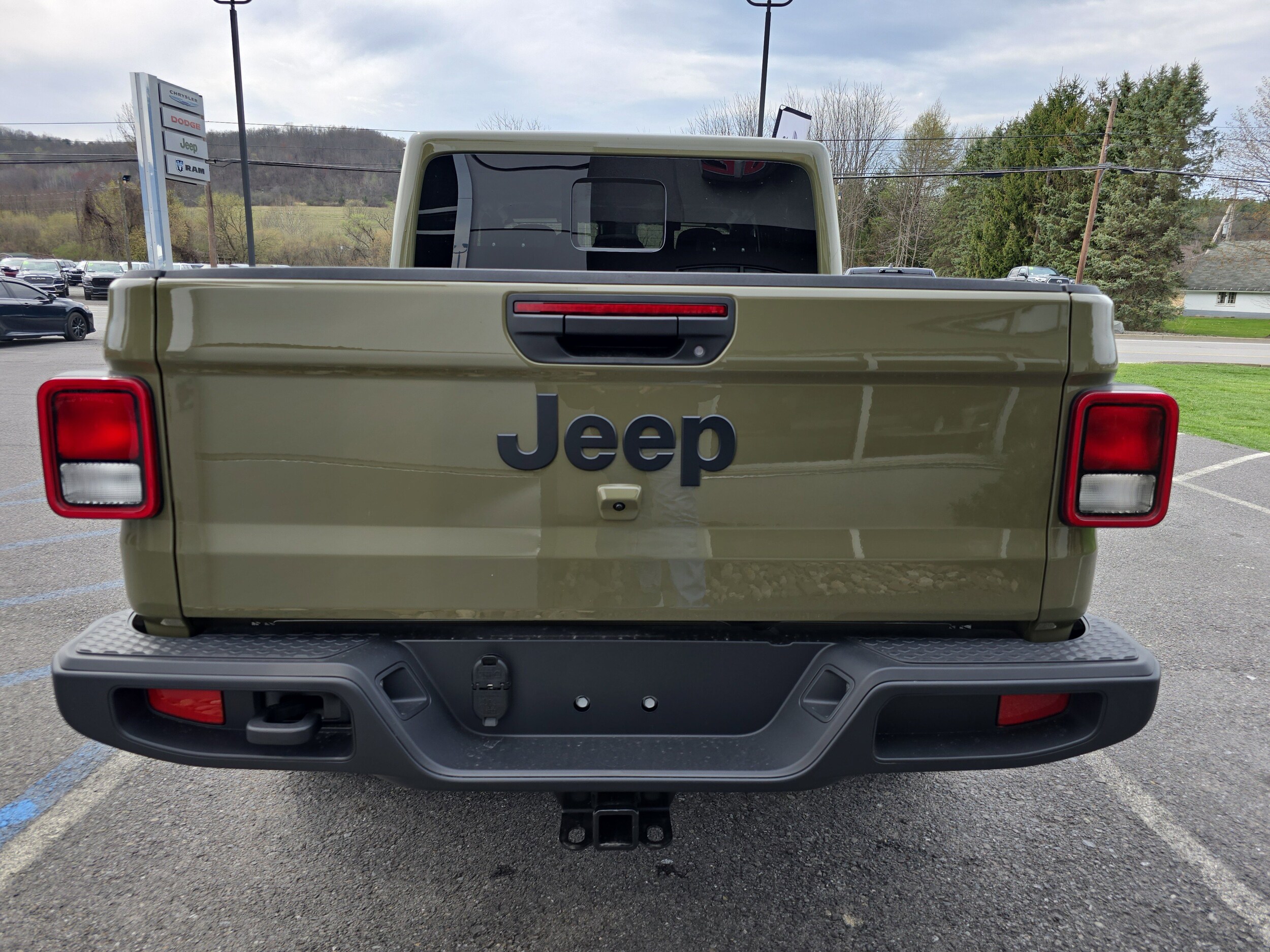 2025 Jeep Gladiator Sport S photo 4