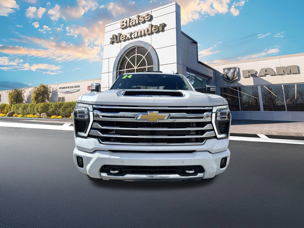 Used 2024 Chevrolet Silverado 3500HD High Country Truck Crew Cab