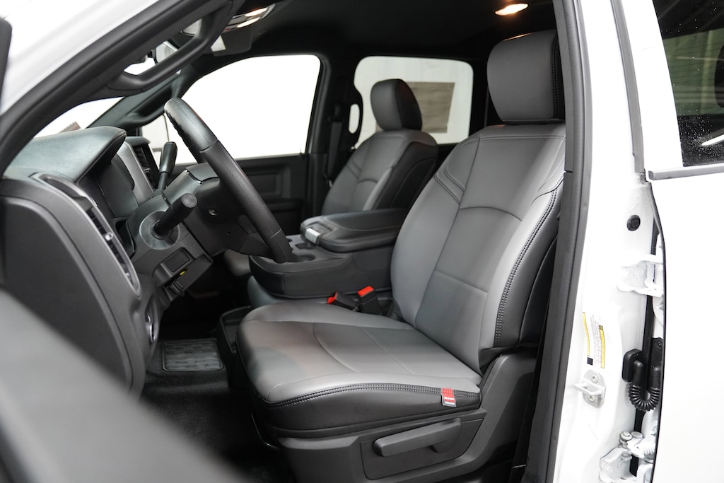 New 2026 Ram 5500 Chassis Cab TRADESMAN CREW 4X4 84' CA Pickup