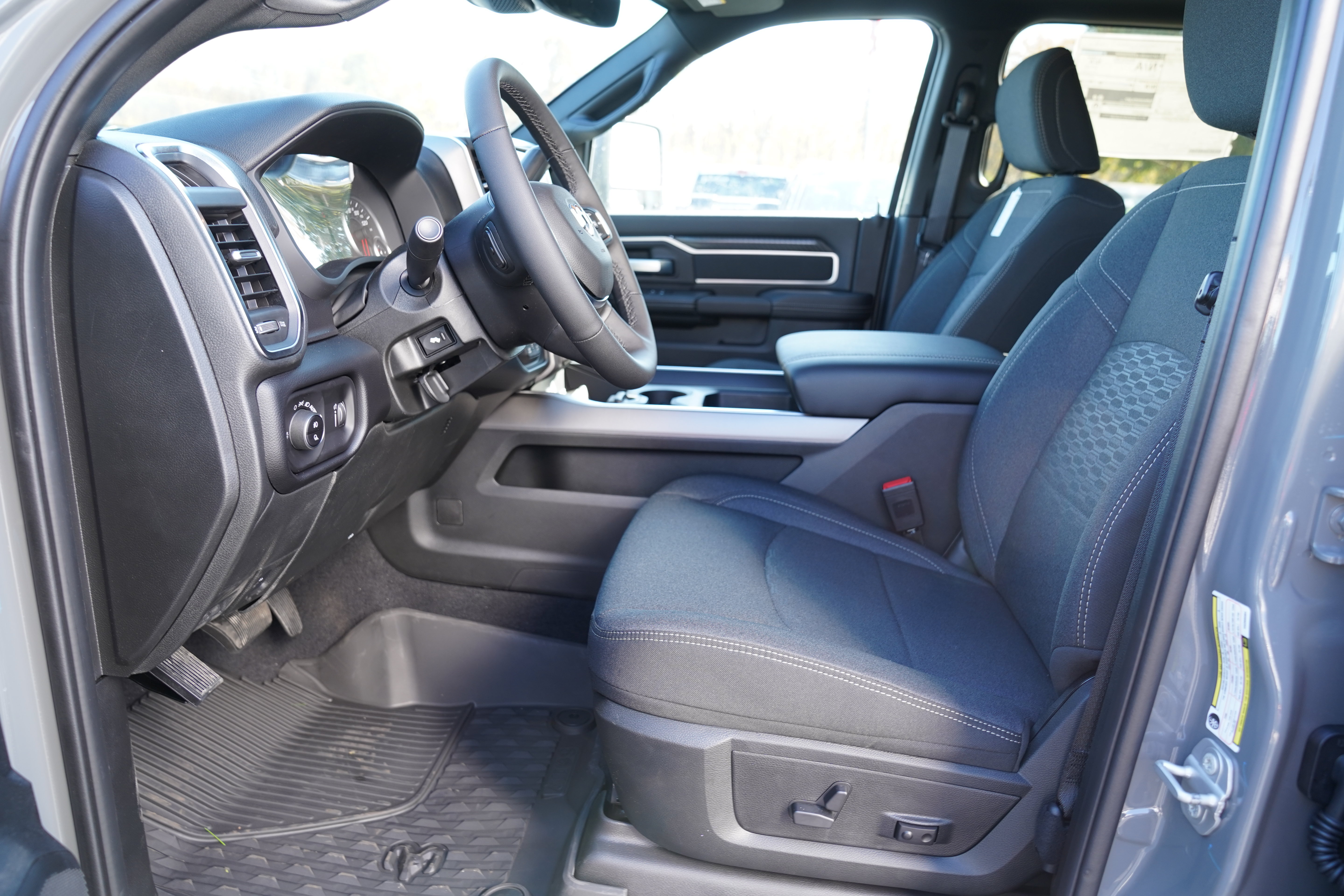 New 2027 Ram 2500 BIG HORN CREW CAB 4X4 Pickup