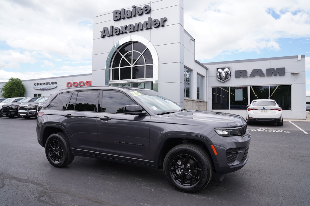 Used 2025 Jeep Grand Cherokee Altitude X SUV
