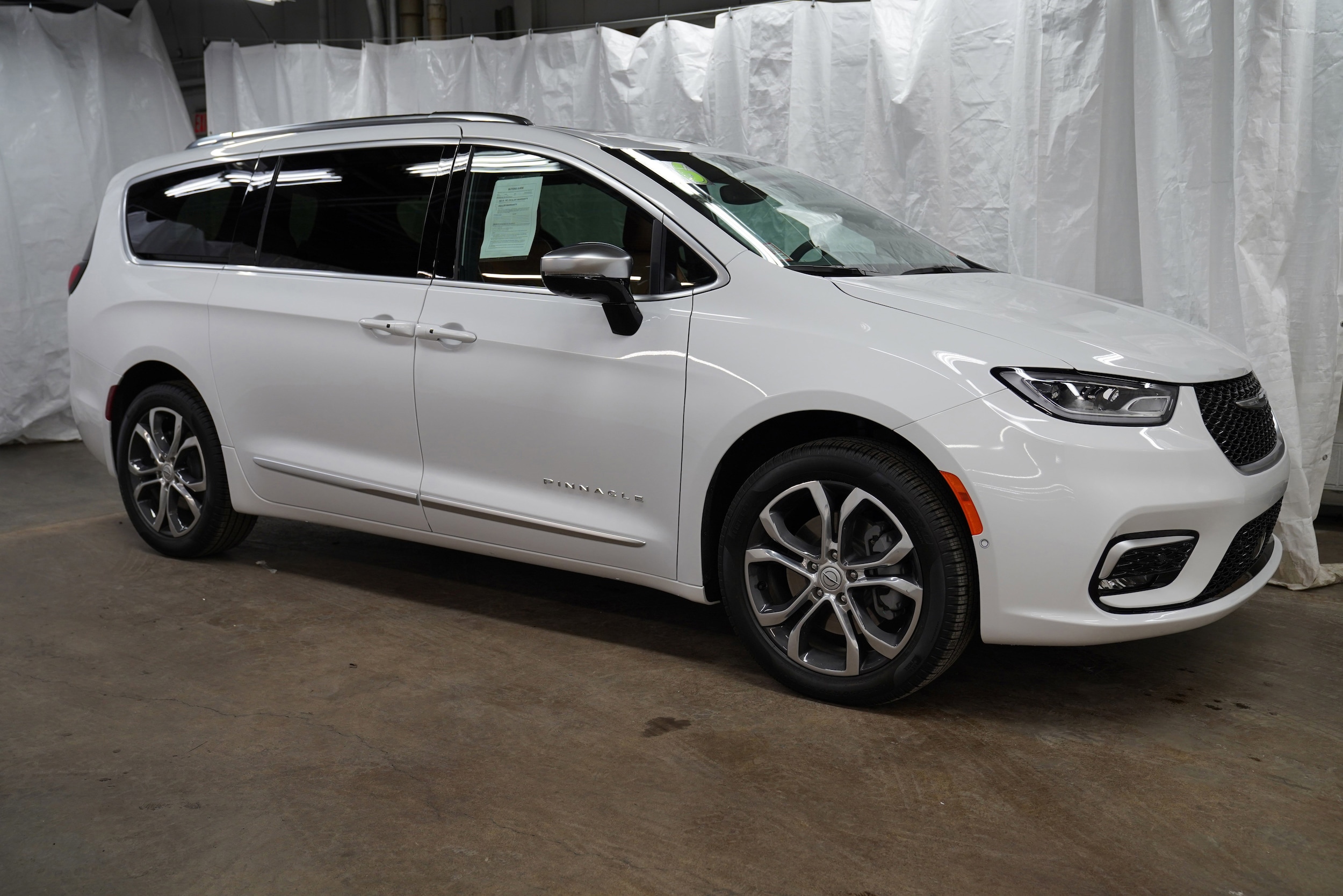 2026 Chrysler Pacifica Pinnacle's photo