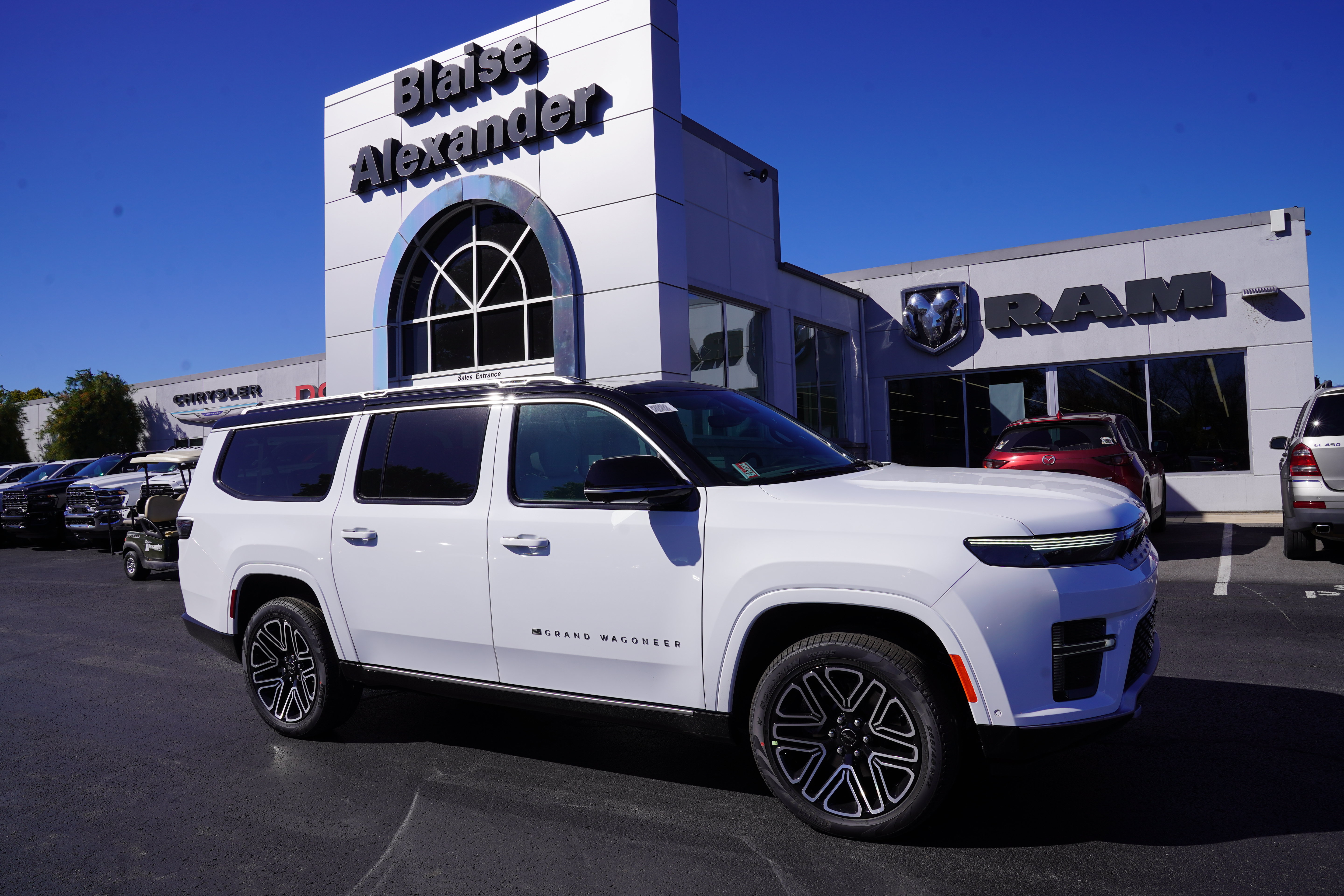 New 2027 Jeep Grand Wagoneer LONG WHEELBASE OVERLAND 4X4 Sport Utility