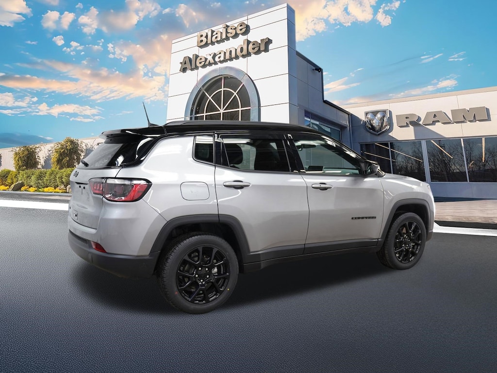 Used 2024 Jeep Compass Latitude SUV