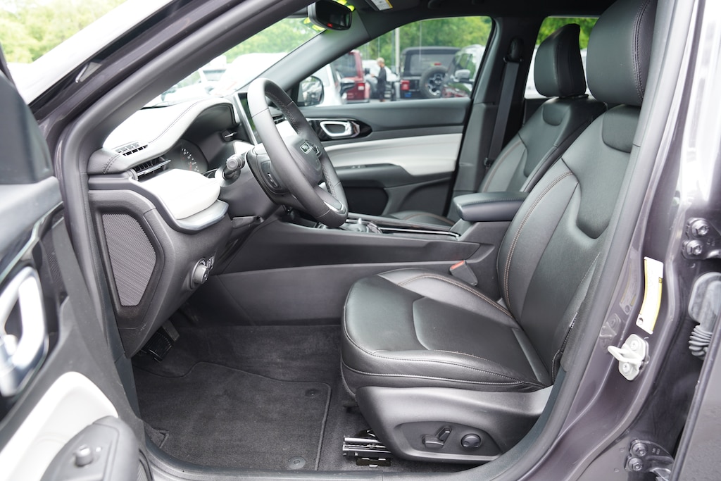 Used 2024 Jeep Compass Limited SUV