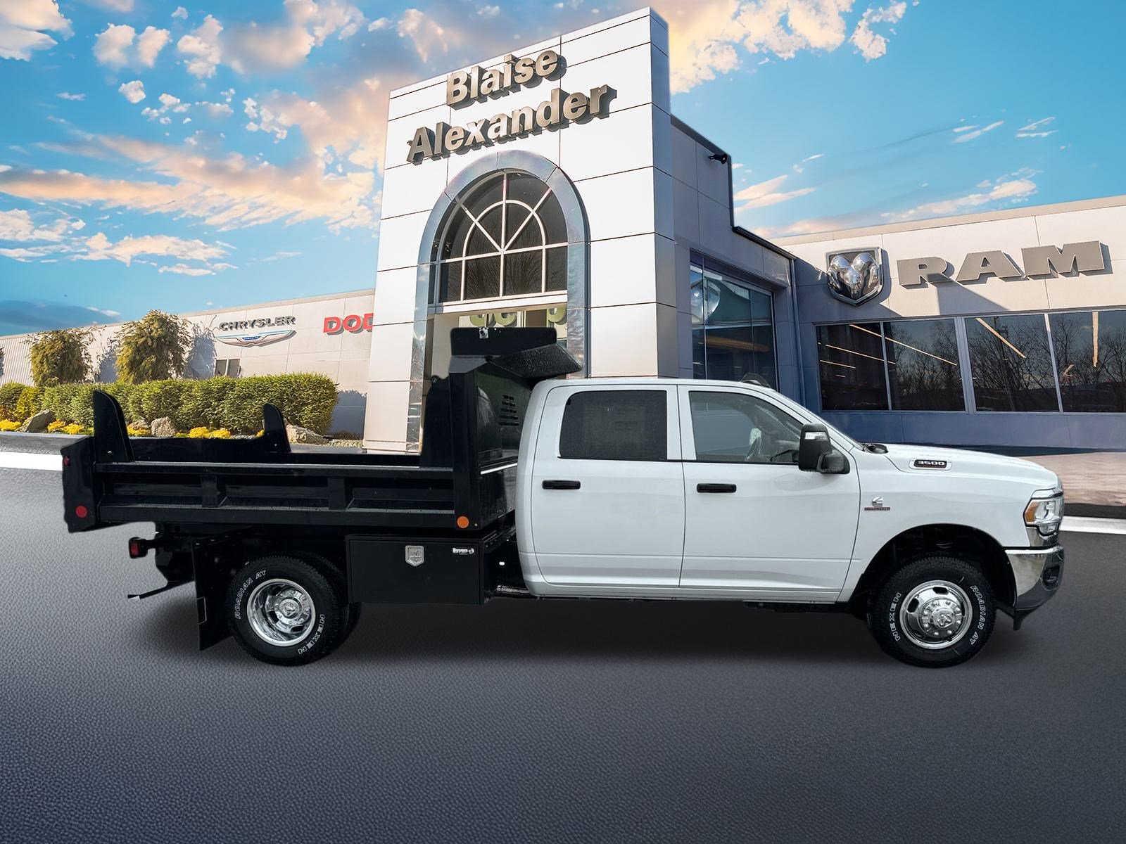 2024 Ram 3500 Tradesman photo 2