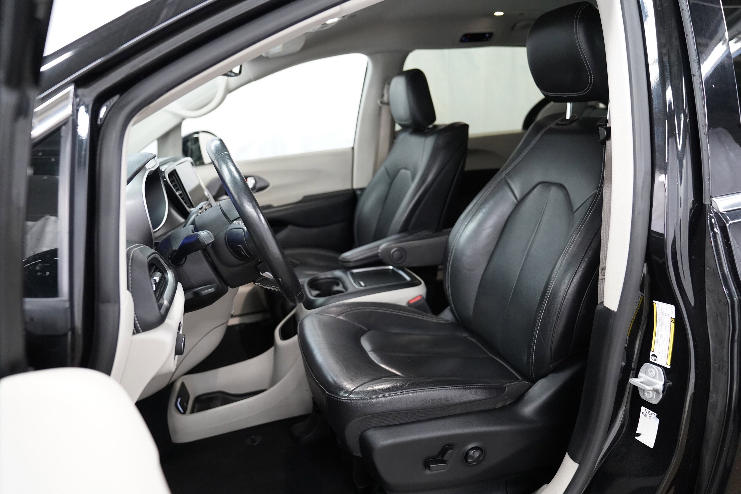 2022 Chrysler Pacifica Hybrid Touring L photo 4