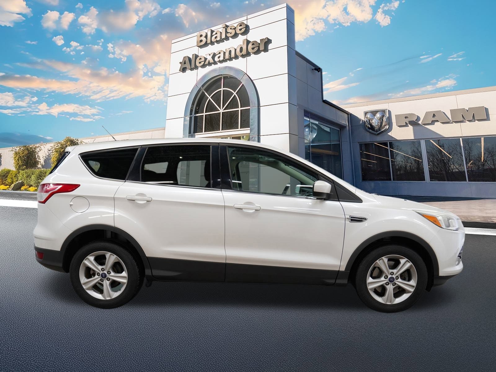 Used 2014 Ford Escape SE with VIN 1FMCU9GX8EUA34255 for sale in Lewisburg, PA