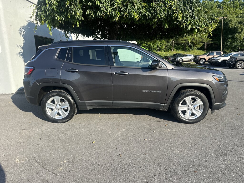 Used 2022 Jeep Compass Latitude SUV