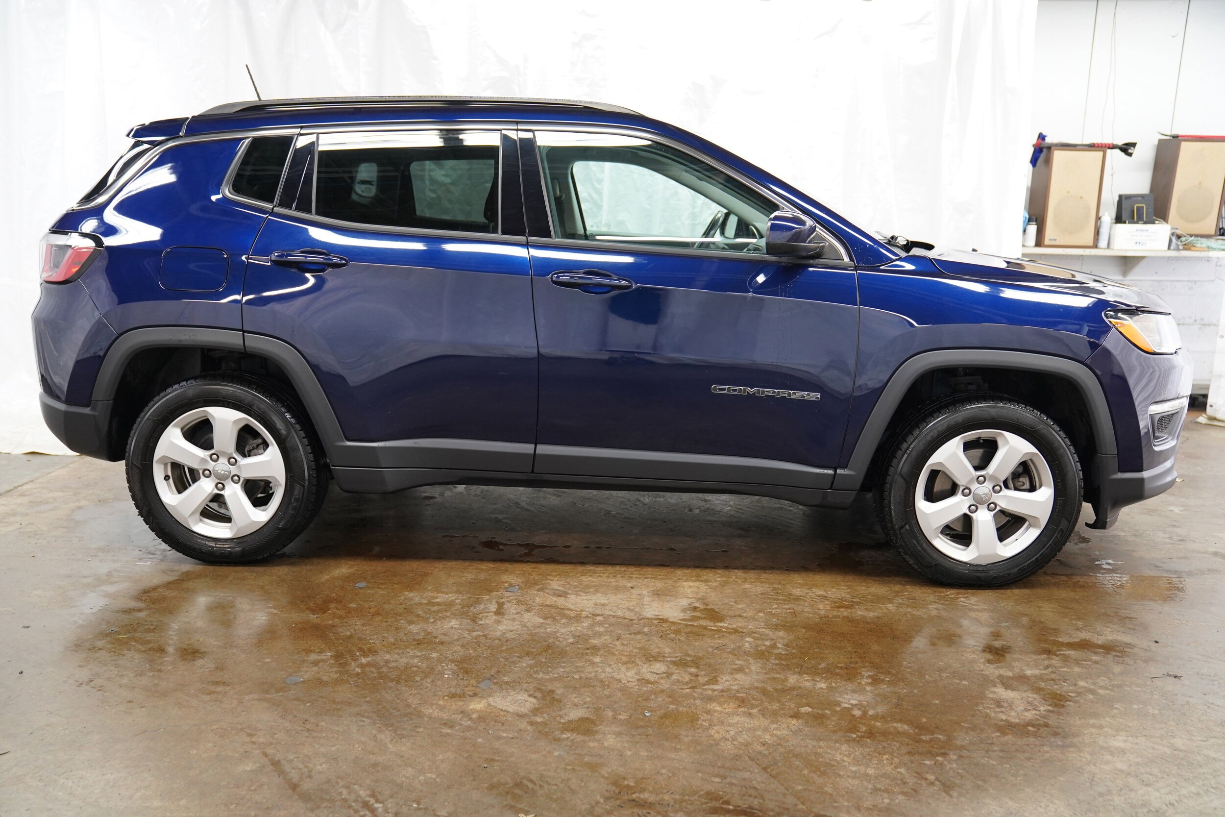 2018 Jeep Compass Latitude photo 2