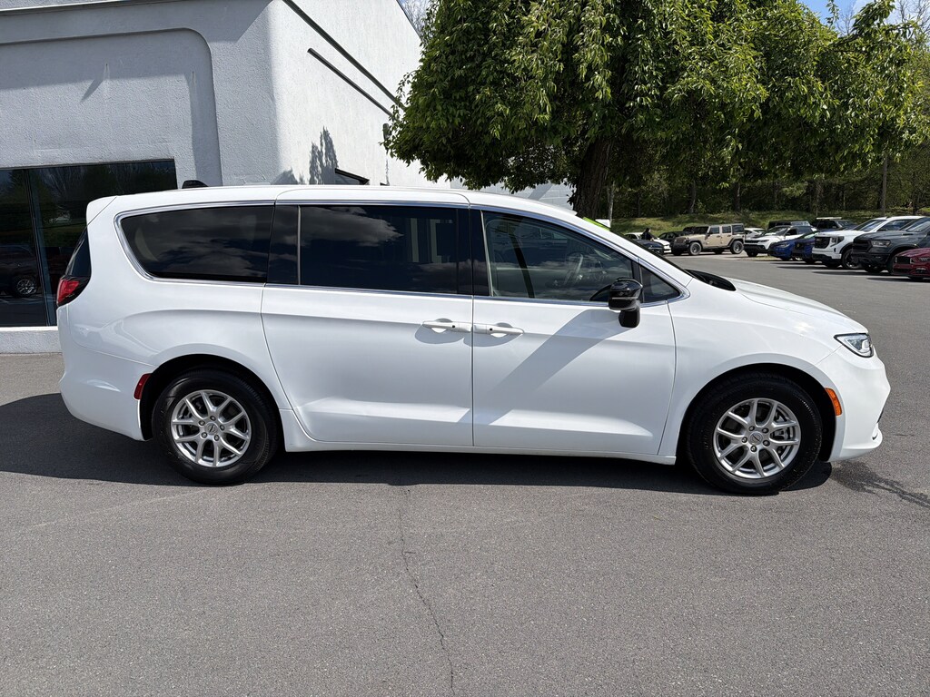 Used 2024 Chrysler Pacifica Touring L Van Passenger Van
